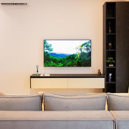 Luxury Rooftop 23 Bed & Breakfast Tiranë Ngoại thất bức ảnh