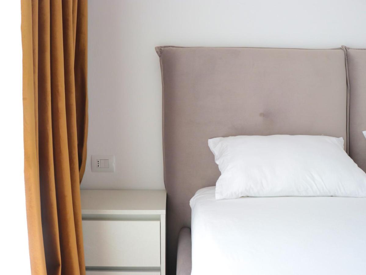 Luxury Rooftop 23 Bed & Breakfast Tiranë Ngoại thất bức ảnh