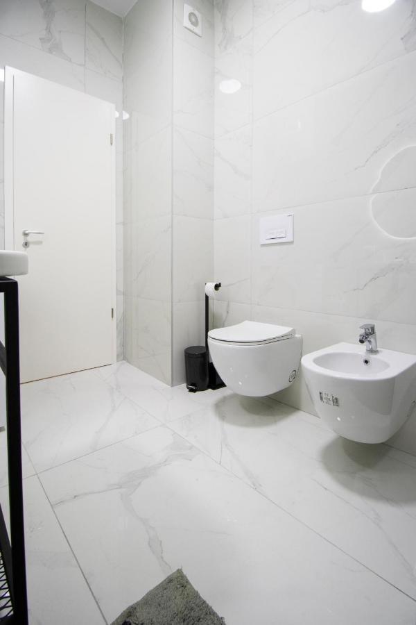 Luxury Rooftop 23 Bed & Breakfast Tiranë Ngoại thất bức ảnh