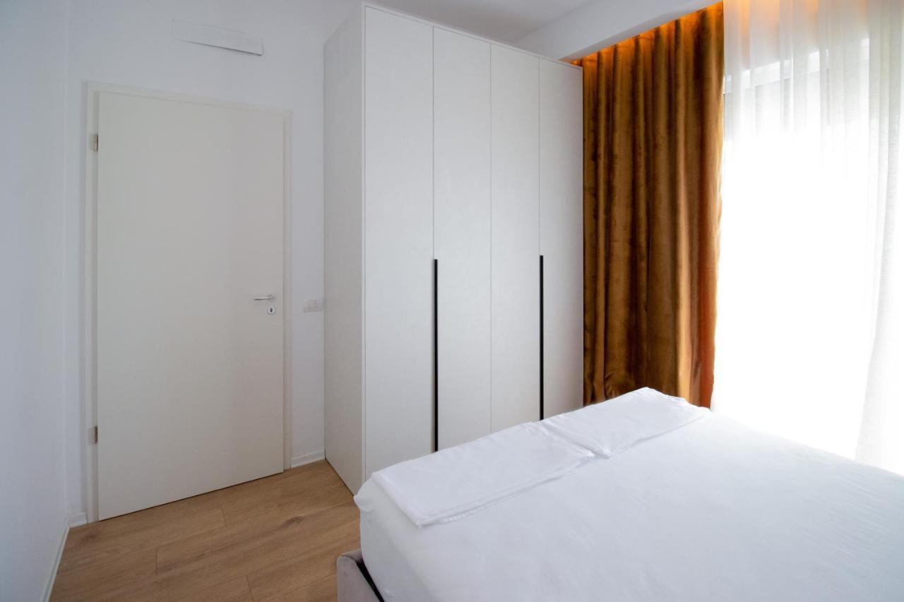 Luxury Rooftop 23 Bed & Breakfast Tiranë Ngoại thất bức ảnh