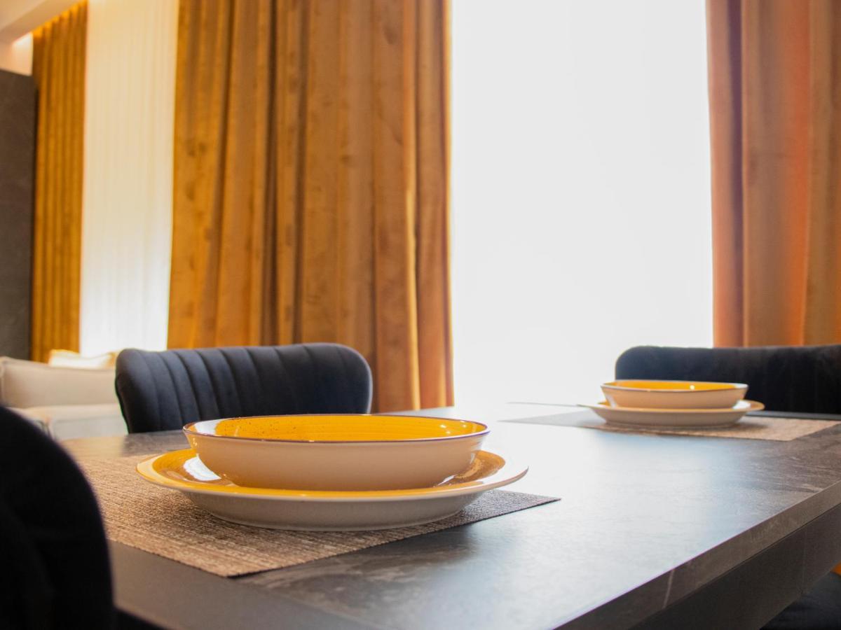 Luxury Rooftop 23 Bed & Breakfast Tiranë Ngoại thất bức ảnh